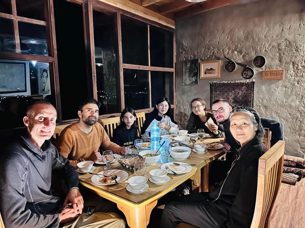 Old Hunza Inn Karimabad  Εξωτερικό φωτογραφία